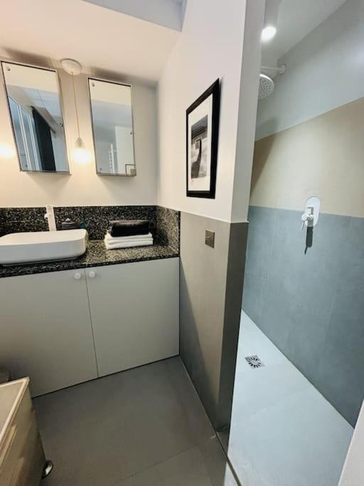 Apartment Cozy Canal Saint Martin